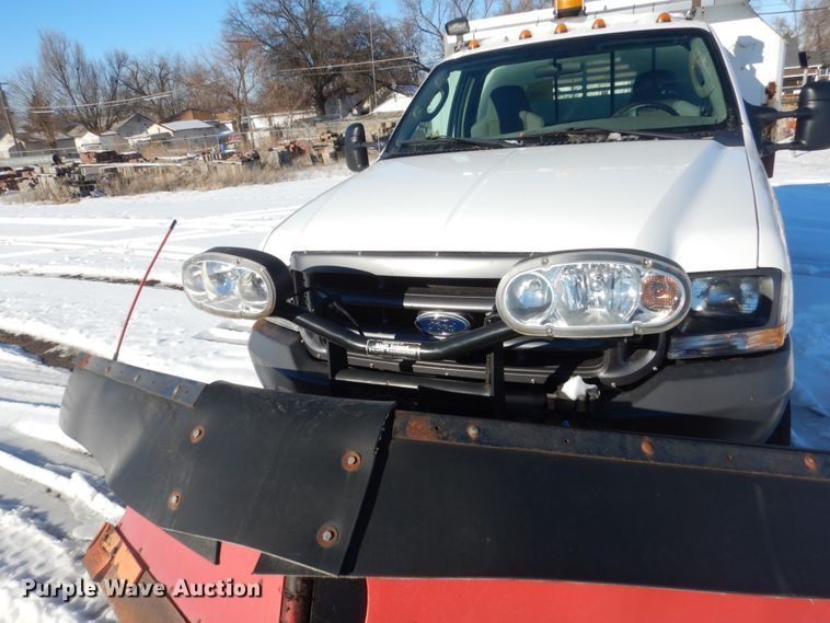 image for item HU9984 2004 Ford F450 Super Duty  dump truck