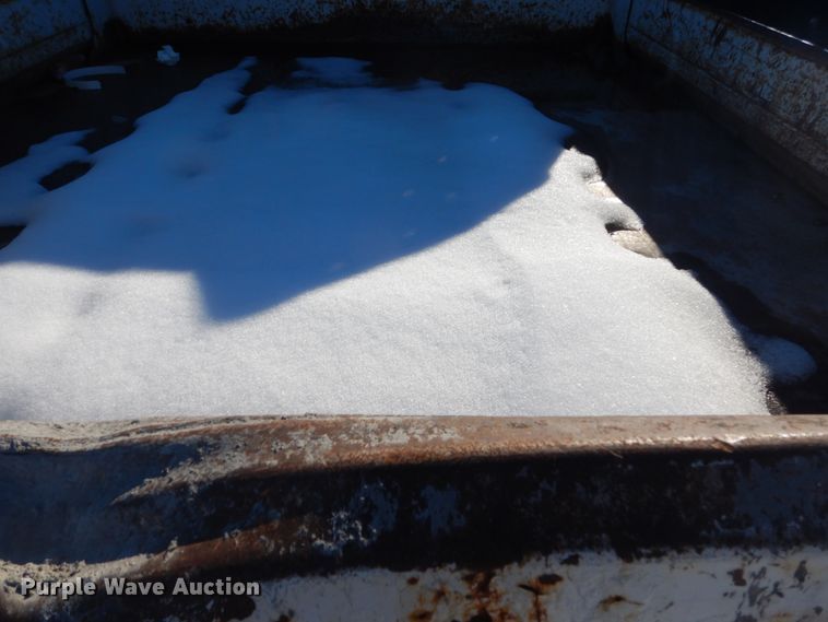 image for item HU9984 2004 Ford F450 Super Duty  dump truck