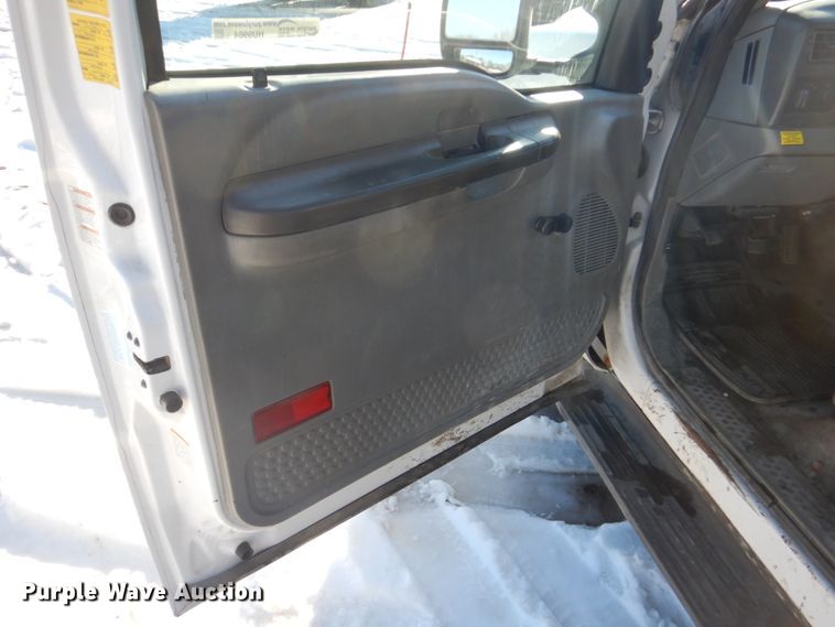 image for item HU9984 2004 Ford F450 Super Duty  dump truck