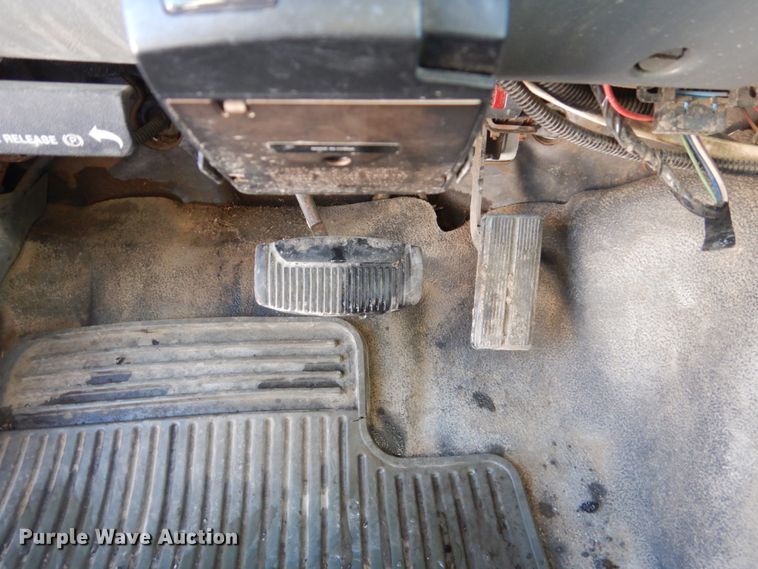 image for item HU9984 2004 Ford F450 Super Duty  dump truck