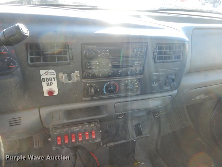 image for item HU9984 2004 Ford F450 Super Duty  dump truck