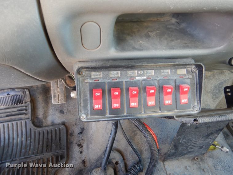 image for item HU9984 2004 Ford F450 Super Duty  dump truck