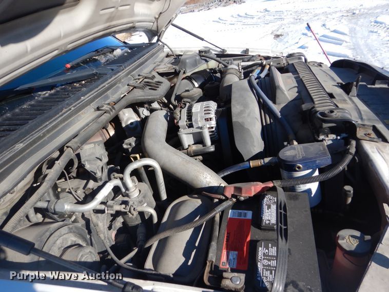 image for item HU9984 2004 Ford F450 Super Duty  dump truck