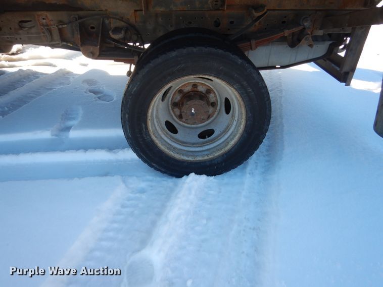 image for item HU9984 2004 Ford F450 Super Duty  dump truck