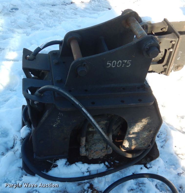 image for item HU9987 Plate compactor