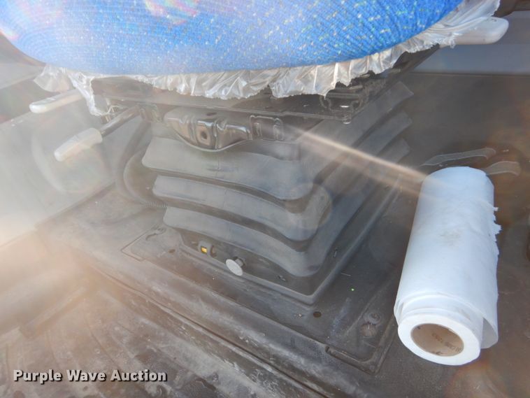 image for item HU9990 2013 New Holland T6.165  MFWD tractor