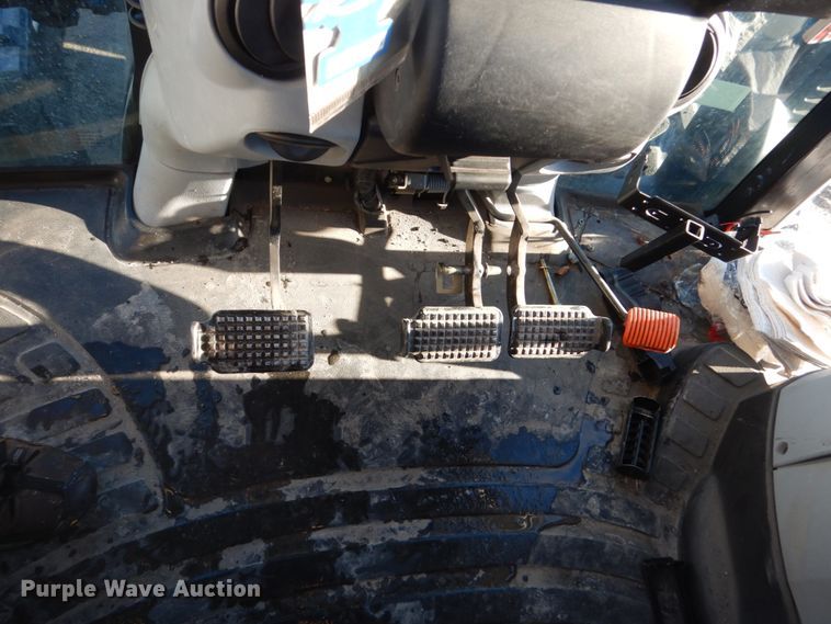 image for item HU9990 2013 New Holland T6.165  MFWD tractor