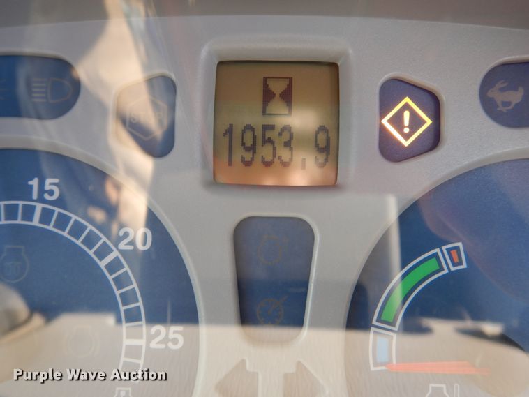 image for item HU9990 2013 New Holland T6.165  MFWD tractor