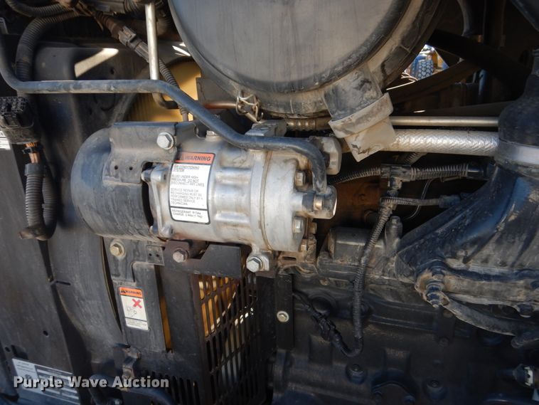 image for item HU9990 2013 New Holland T6.165  MFWD tractor