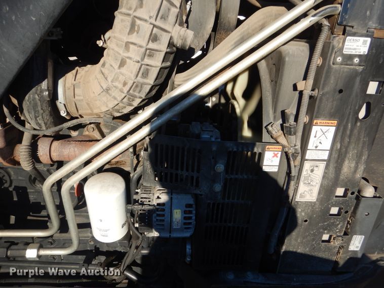 image for item HU9990 2013 New Holland T6.165  MFWD tractor