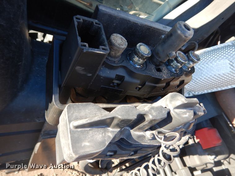 image for item HU9990 2013 New Holland T6.165  MFWD tractor