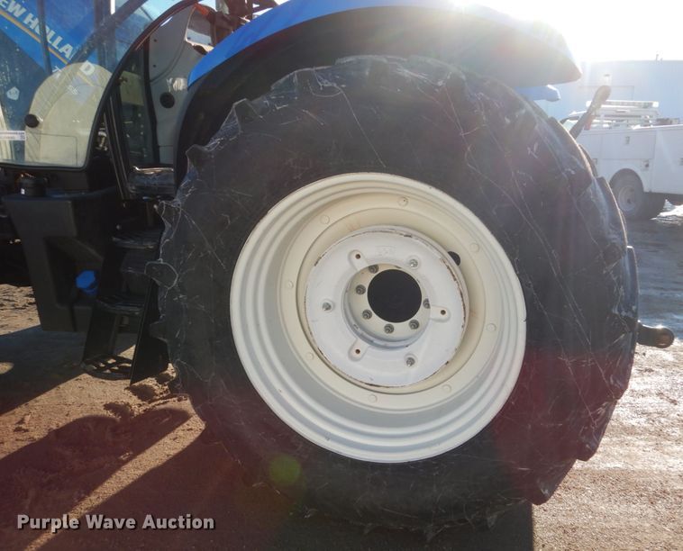 image for item HU9990 2013 New Holland T6.165  MFWD tractor