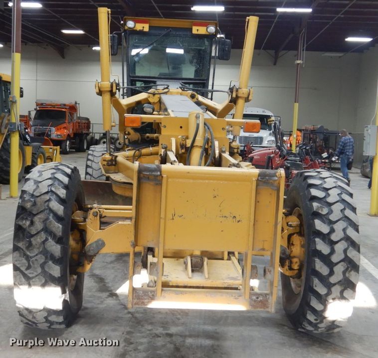 image for item IG9099 2004 John Deere 770CH Series II  motor grader