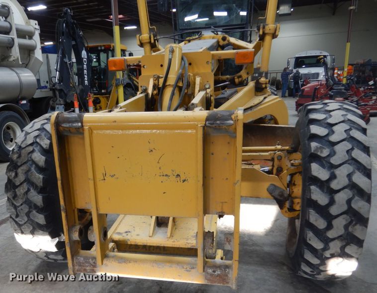 image for item IG9099 2004 John Deere 770CH Series II  motor grader