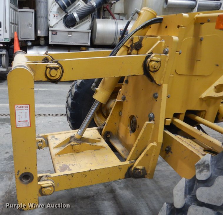 image for item IG9099 2004 John Deere 770CH Series II  motor grader