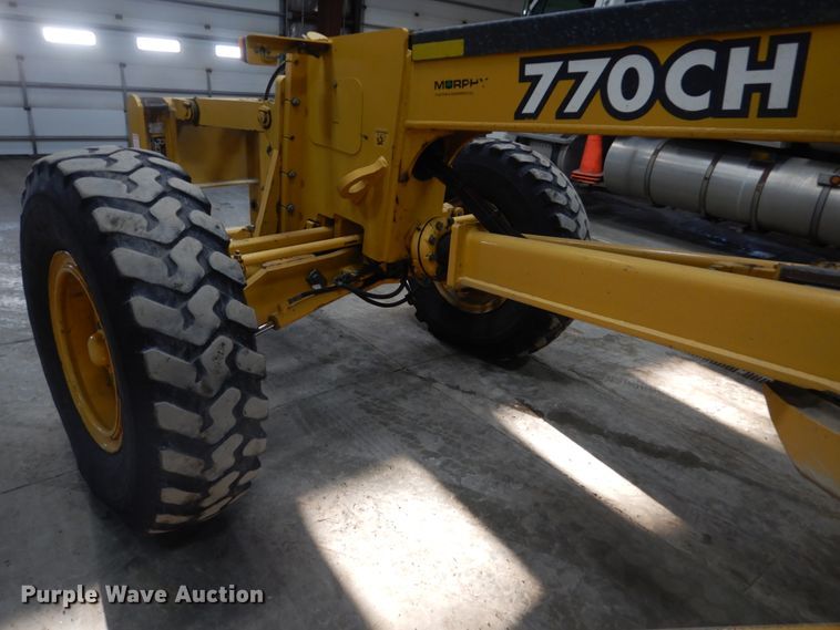 image for item IG9099 2004 John Deere 770CH Series II  motor grader