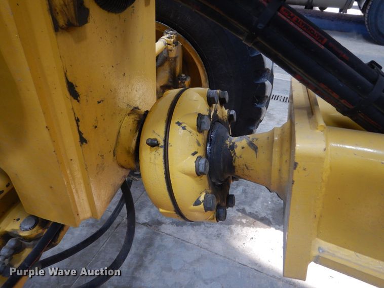 image for item IG9099 2004 John Deere 770CH Series II  motor grader