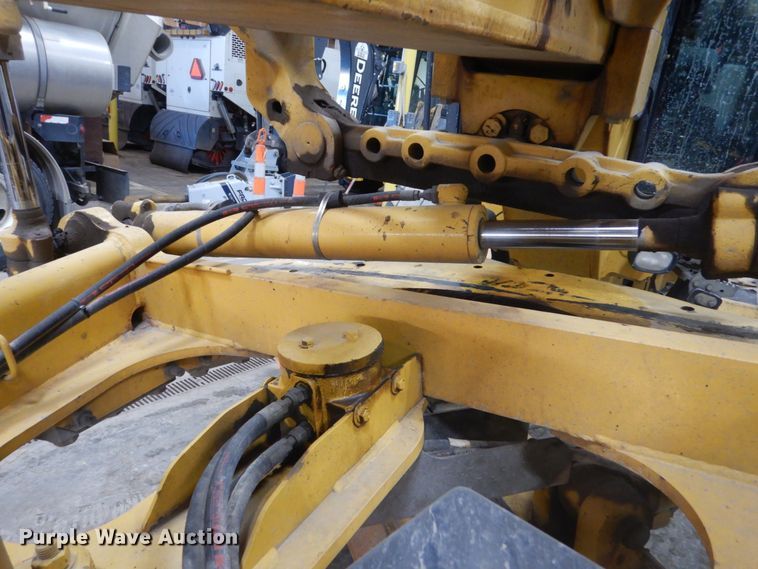 image for item IG9099 2004 John Deere 770CH Series II  motor grader