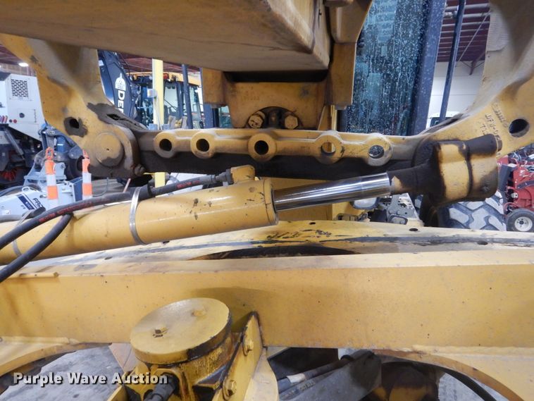 image for item IG9099 2004 John Deere 770CH Series II  motor grader