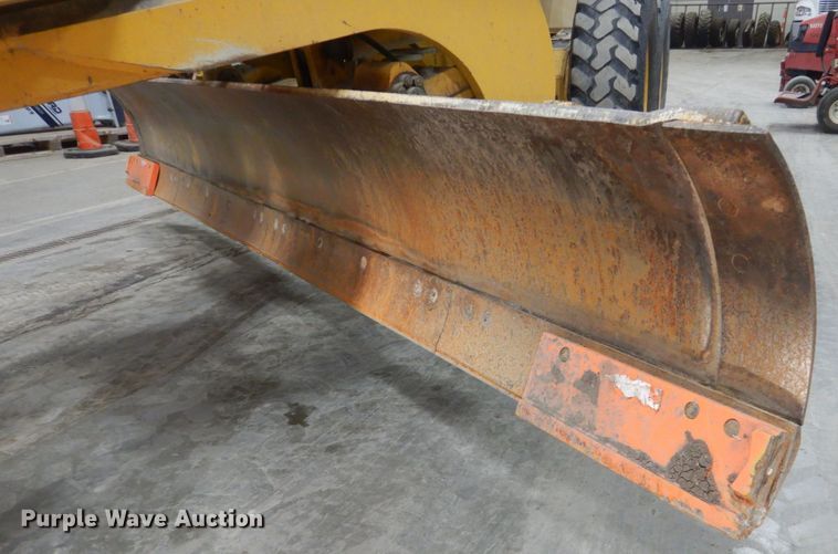 image for item IG9099 2004 John Deere 770CH Series II  motor grader