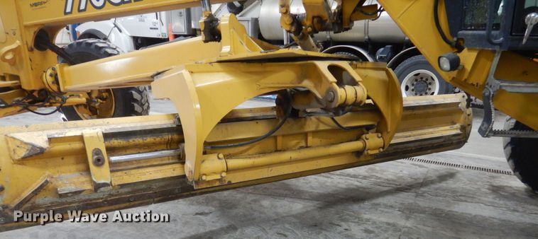 image for item IG9099 2004 John Deere 770CH Series II  motor grader