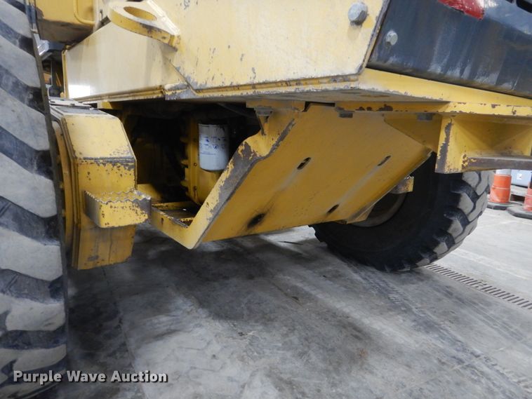 image for item IG9099 2004 John Deere 770CH Series II  motor grader