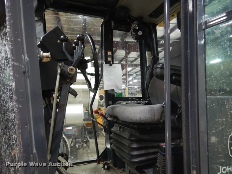 image for item IG9099 2004 John Deere 770CH Series II  motor grader