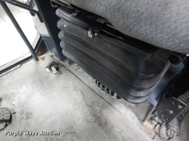 image for item IG9099 2004 John Deere 770CH Series II  motor grader