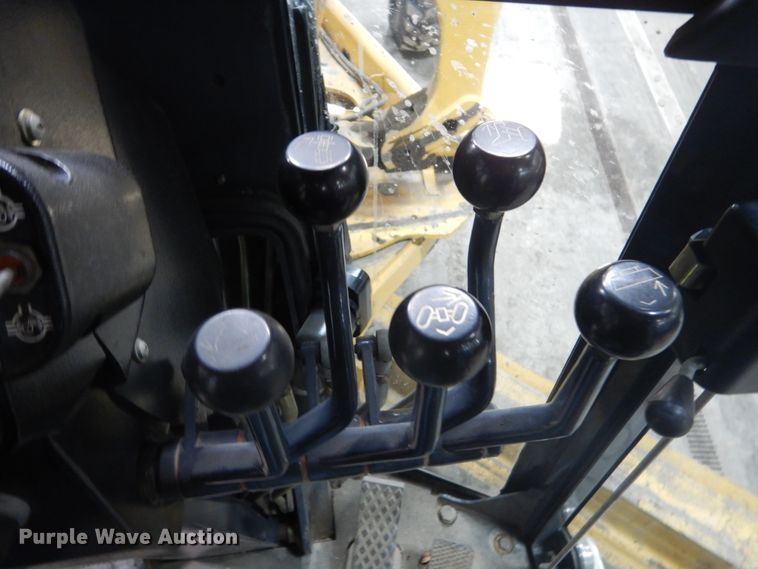 image for item IG9099 2004 John Deere 770CH Series II  motor grader