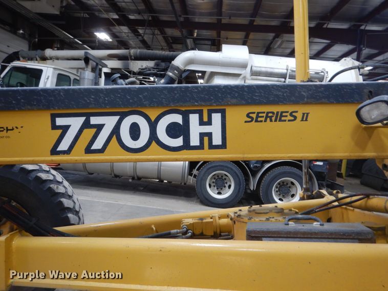 image for item IG9099 2004 John Deere 770CH Series II  motor grader