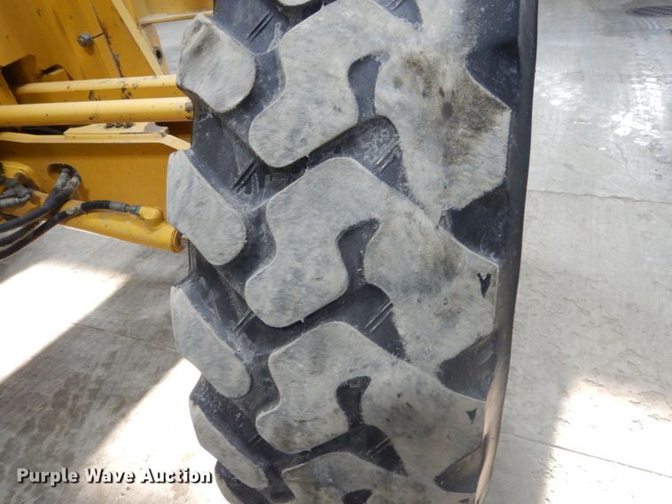 image for item IG9099 2004 John Deere 770CH Series II  motor grader