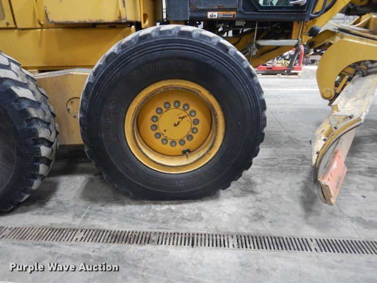 image for item IG9099 2004 John Deere 770CH Series II  motor grader