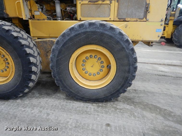 image for item IG9099 2004 John Deere 770CH Series II  motor grader