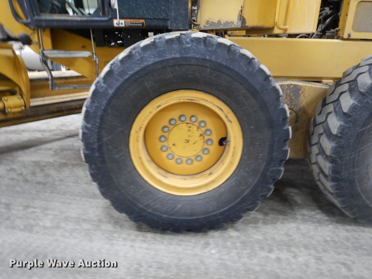 image for item IG9099 2004 John Deere 770CH Series II  motor grader