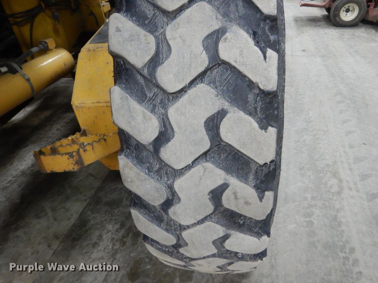 image for item IG9099 2004 John Deere 770CH Series II  motor grader