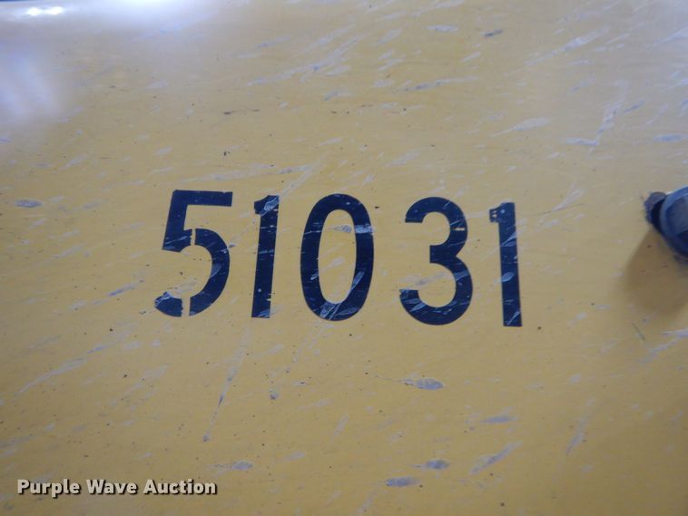 image for item IG9099 2004 John Deere 770CH Series II  motor grader