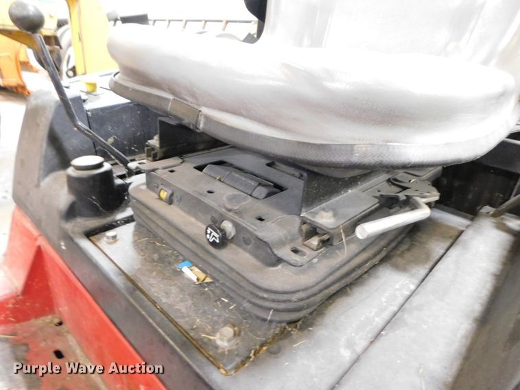 image for item IG9100 2011 Toro Groundmaster 3280D  lawn mower