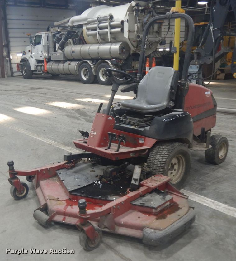 image for item IG9102 2010 Toro Groundmaster 3280D  lawn mower