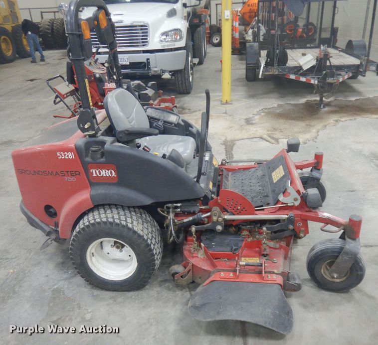 image for item IG9106 2012 Toro Groundmaster 7210  ZTR lawn mower