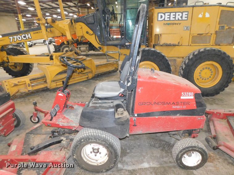 image for item IG9109 2012 Toro Groundmaster 3280D  lawn mower