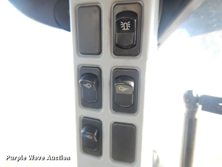 image for item IG9113 2013 New Holland T6.165  MFWD tractor