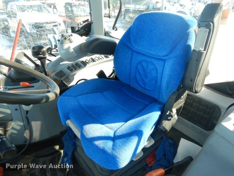 image for item IG9114 2013 New Holland T6.165  MFWD tractor