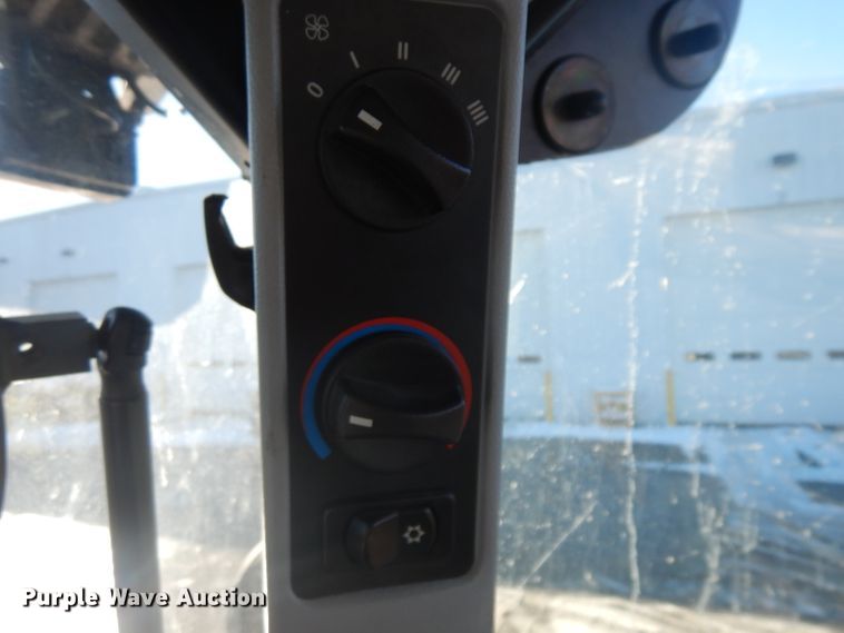 image for item IG9114 2013 New Holland T6.165  MFWD tractor