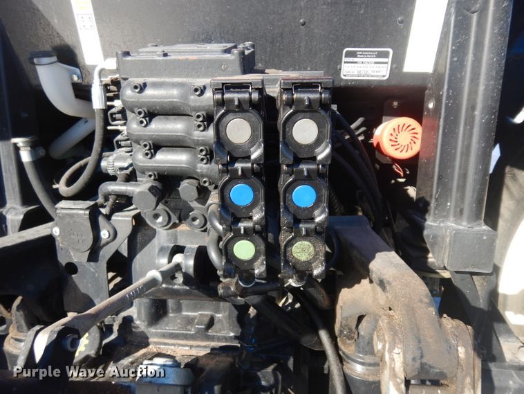 image for item IG9114 2013 New Holland T6.165  MFWD tractor