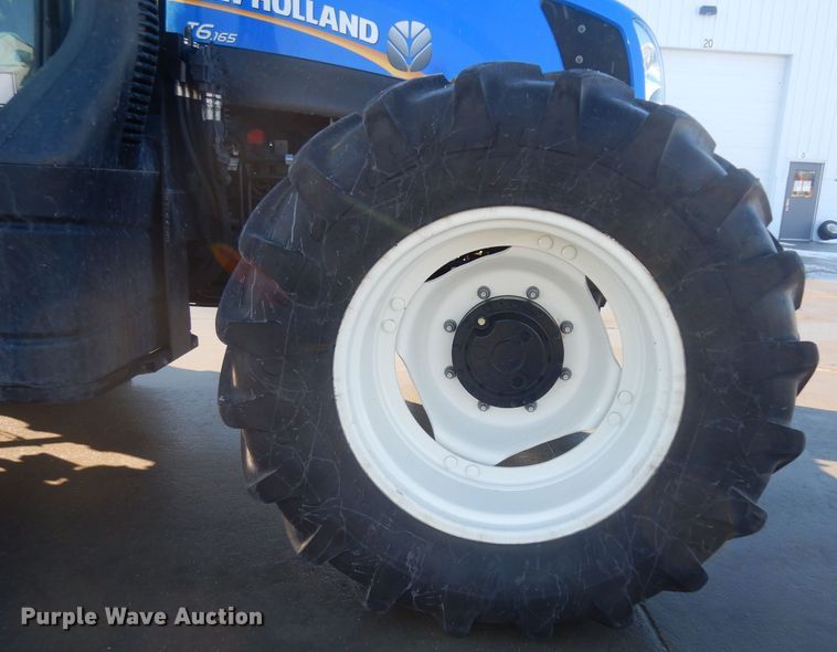 image for item IG9114 2013 New Holland T6.165  MFWD tractor