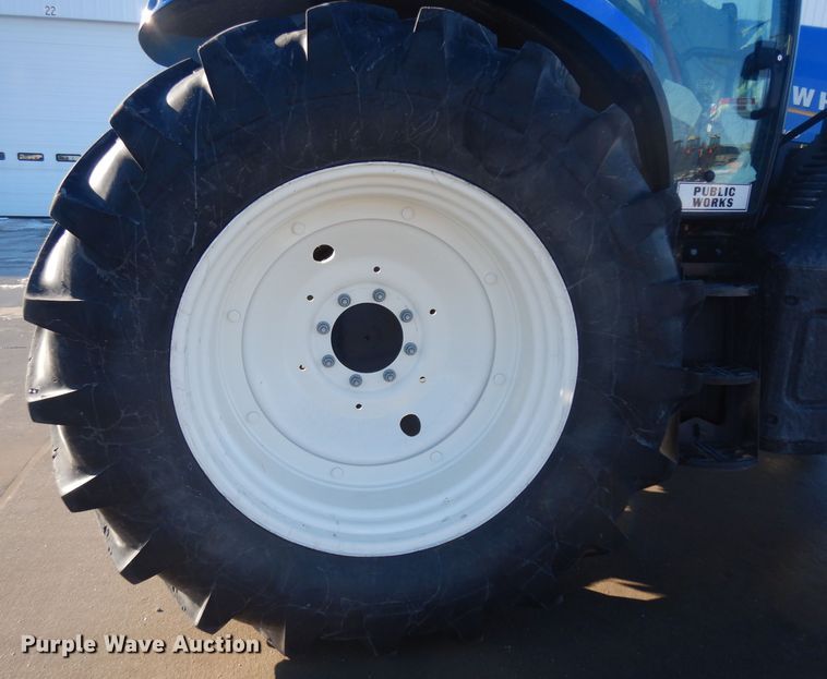 image for item IG9114 2013 New Holland T6.165  MFWD tractor