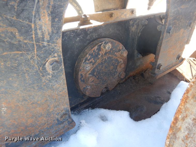 image for item IG9117 Caterpillar plate compactor