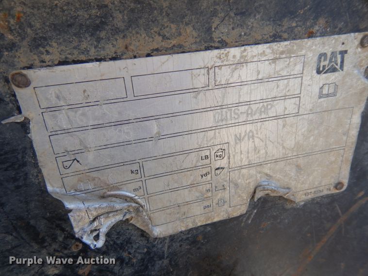 image for item IG9117 Caterpillar plate compactor