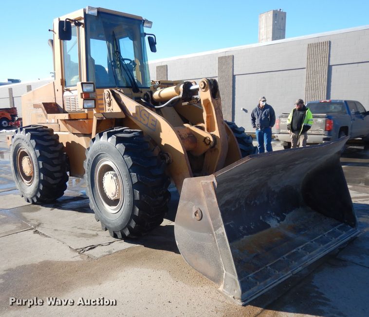 image for item IG9127 1995 Case 621B  wheel loader