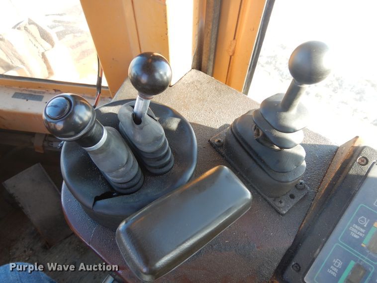 image for item IG9127 1995 Case 621B  wheel loader